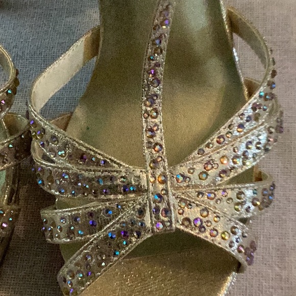 NWOT Touch up heels - Picture 3 of 9